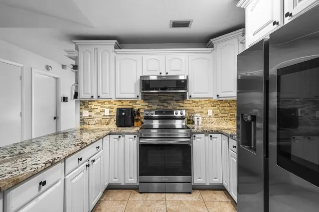 $999,999 | 1948 Southwest 36th Avenue, Delray Beach, FL 33445