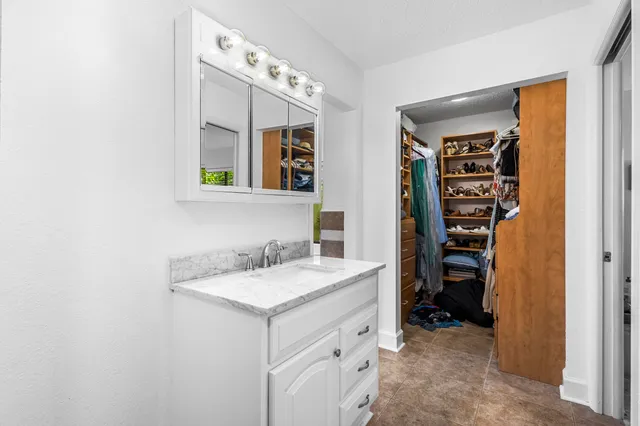 $999,999 | 1948 Southwest 36th Avenue, Delray Beach, FL 33445