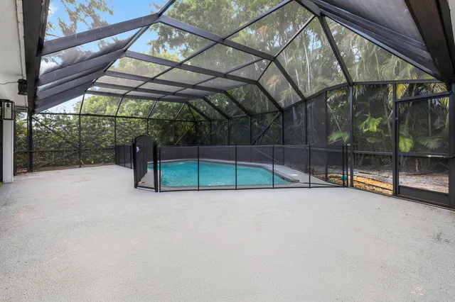 $999,999 | 1948 Southwest 36th Avenue, Delray Beach, FL 33445