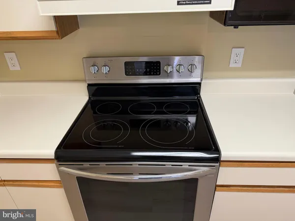 $1,800 | 5866 Orchard Hill Court, Unit 5866, Clifton, VA 20124