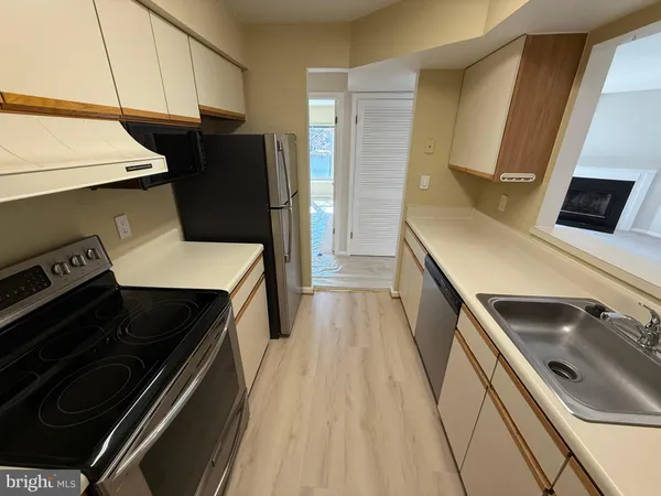 $1,800 | 5866 Orchard Hill Court, Unit 5866, Clifton, VA 20124