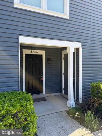 $1,800 | 5866 Orchard Hill Court, Unit 5866, Clifton, VA 20124
