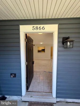 $1,800 | 5866 Orchard Hill Court, Unit 5866, Clifton, VA 20124