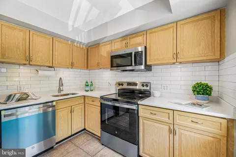 $240,000 | 3220 South 28th Street, Unit 304, Alexandria, VA 22302