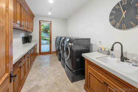 $6,995,000 | 8084 Entrada De Luz East, San Diego, CA 92127