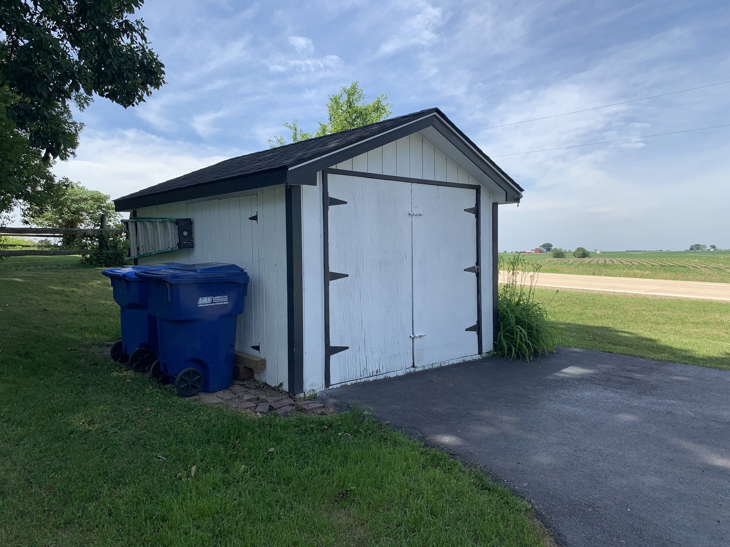 29060 Moose Range Road Sycamore, IL 60178 - Photo 27 of 28 a view of a house with a yard