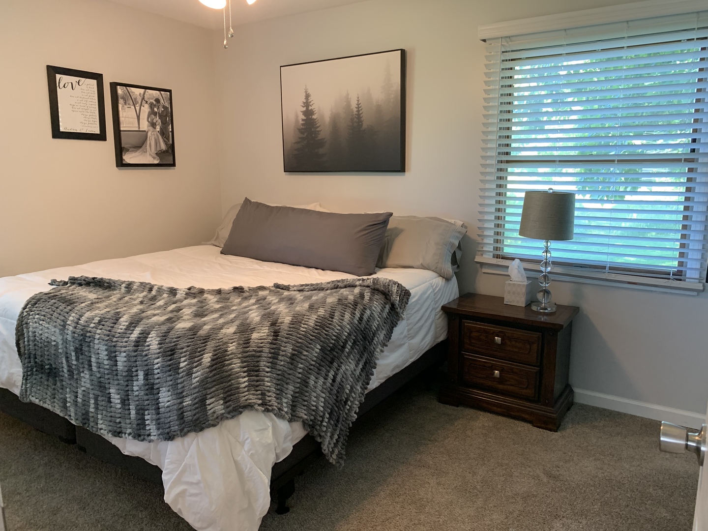 29060 Moose Range Road Sycamore, IL 60178 - Photo 7 of 28 a bedroom with a bed and a window