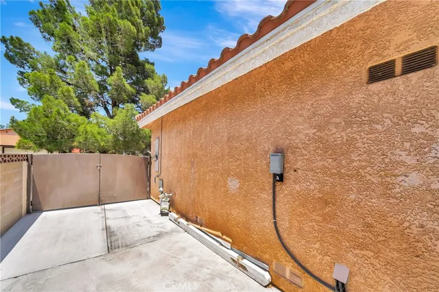 $699,900 | 39884 Golfers Drive, Palmdale, CA 93551