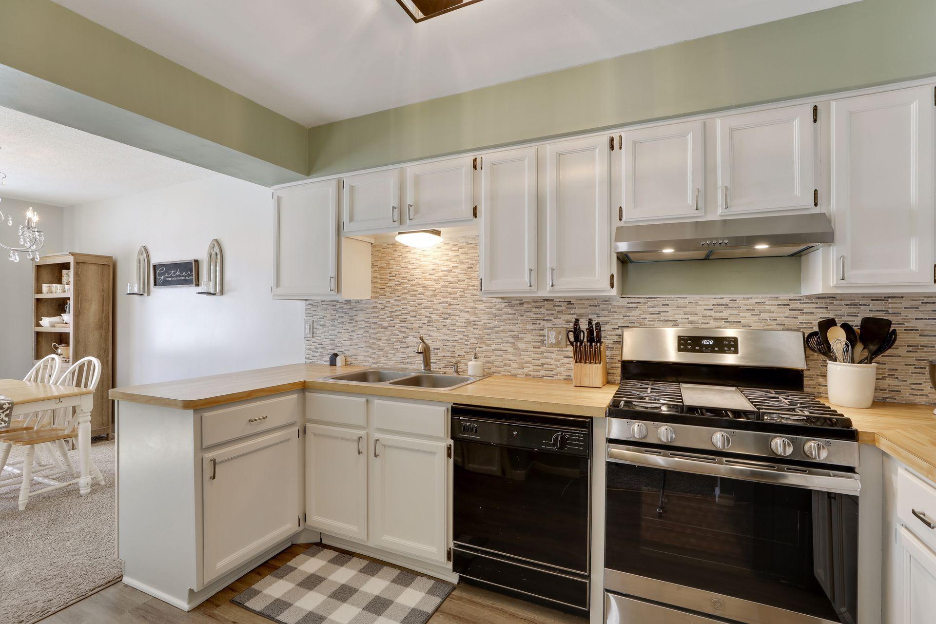 4658 Ridge Cliff Drive Eagan, MN 55122 - Photo 13 of 36 Gallery Image 13