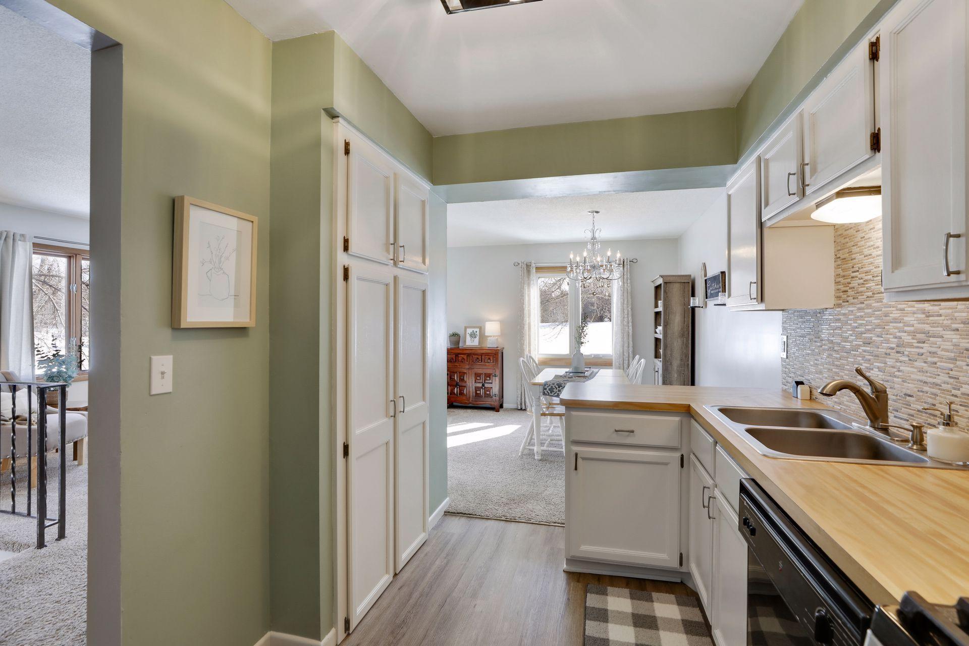 4658 Ridge Cliff Drive Eagan, MN 55122 - Photo 14 of 36 Gallery Image 14