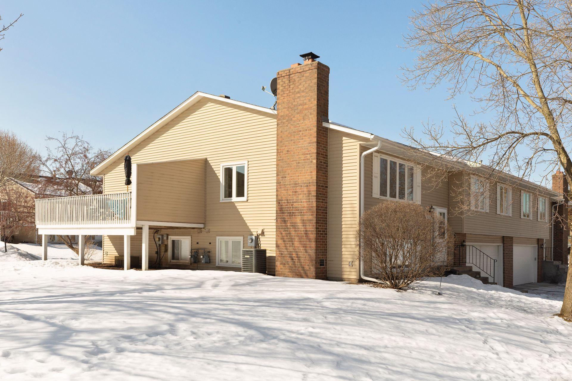 4658 Ridge Cliff Drive Eagan, MN 55122 - Photo 3 of 36 Gallery Image 3