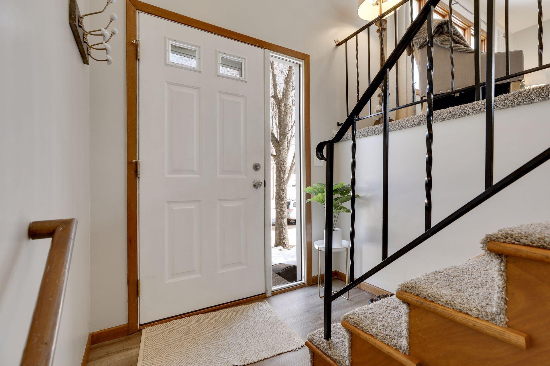 4658 Ridge Cliff Drive Eagan, MN 55122 - Photo 4 of 36 Gallery Image 4