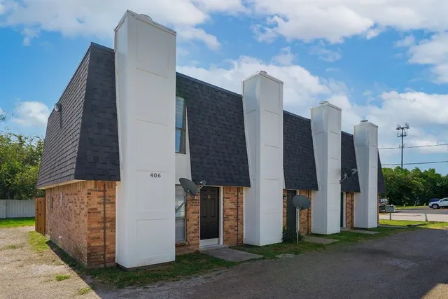 a view of a building with entryway