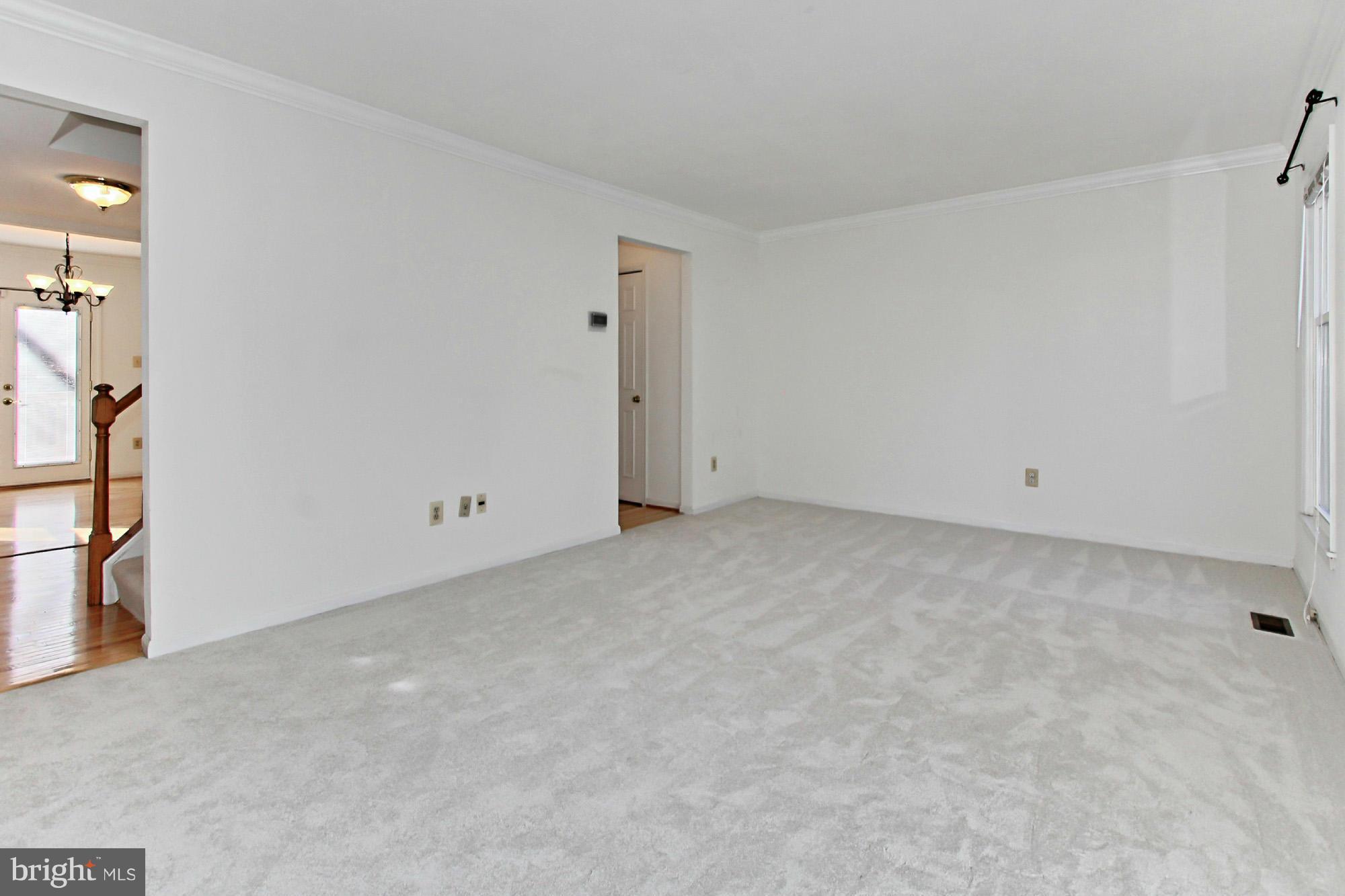 6262 Rathlin Drive Springfield, VA 22152 - Photo 5 of 28 Family Room