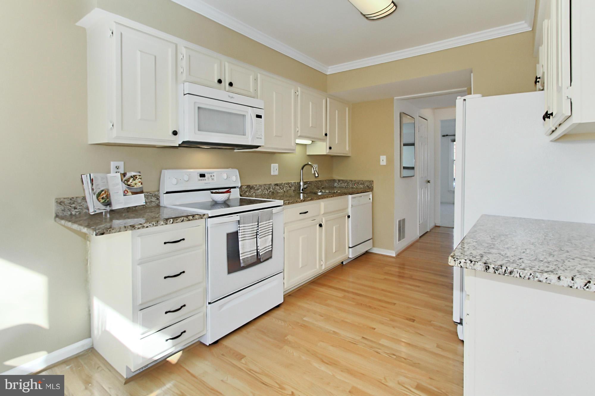 6262 Rathlin Drive Springfield, VA 22152 - Photo 9 of 28 Kitchen