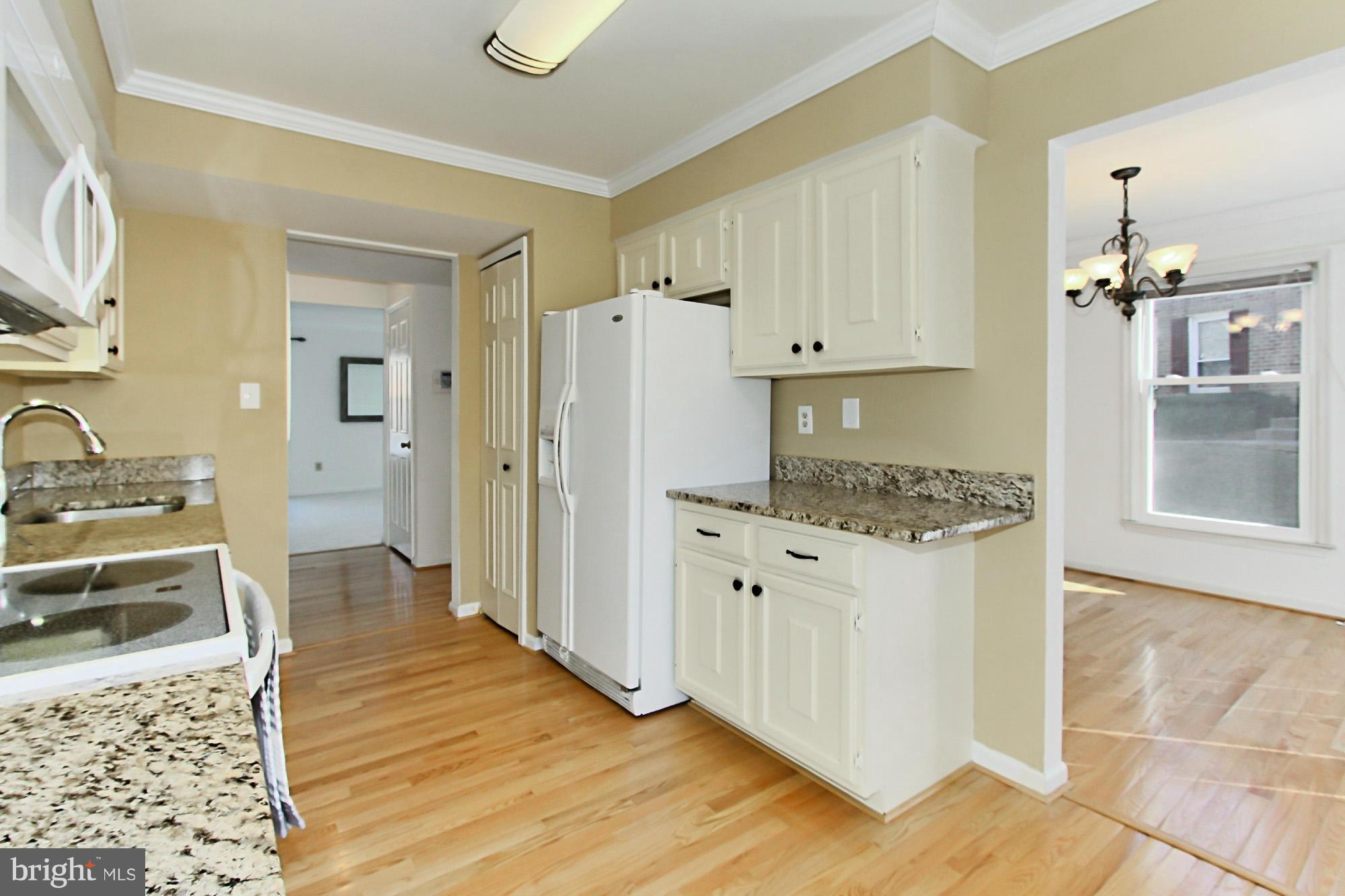 6262 Rathlin Drive Springfield, VA 22152 - Photo 10 of 28 Kitchen