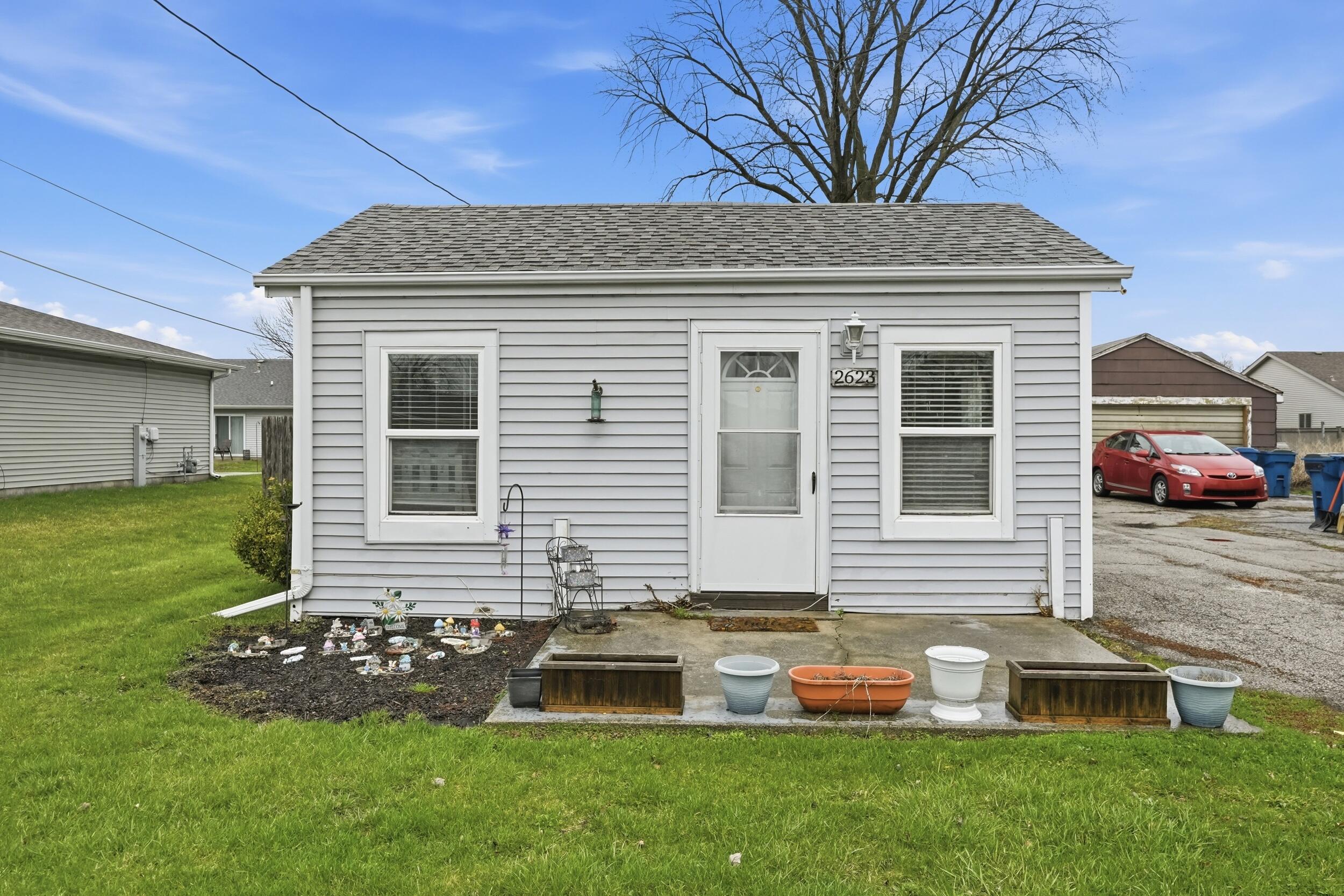 2623 Hart Road Highland, IN 46322 - Photo 1 of 12 2500x1667