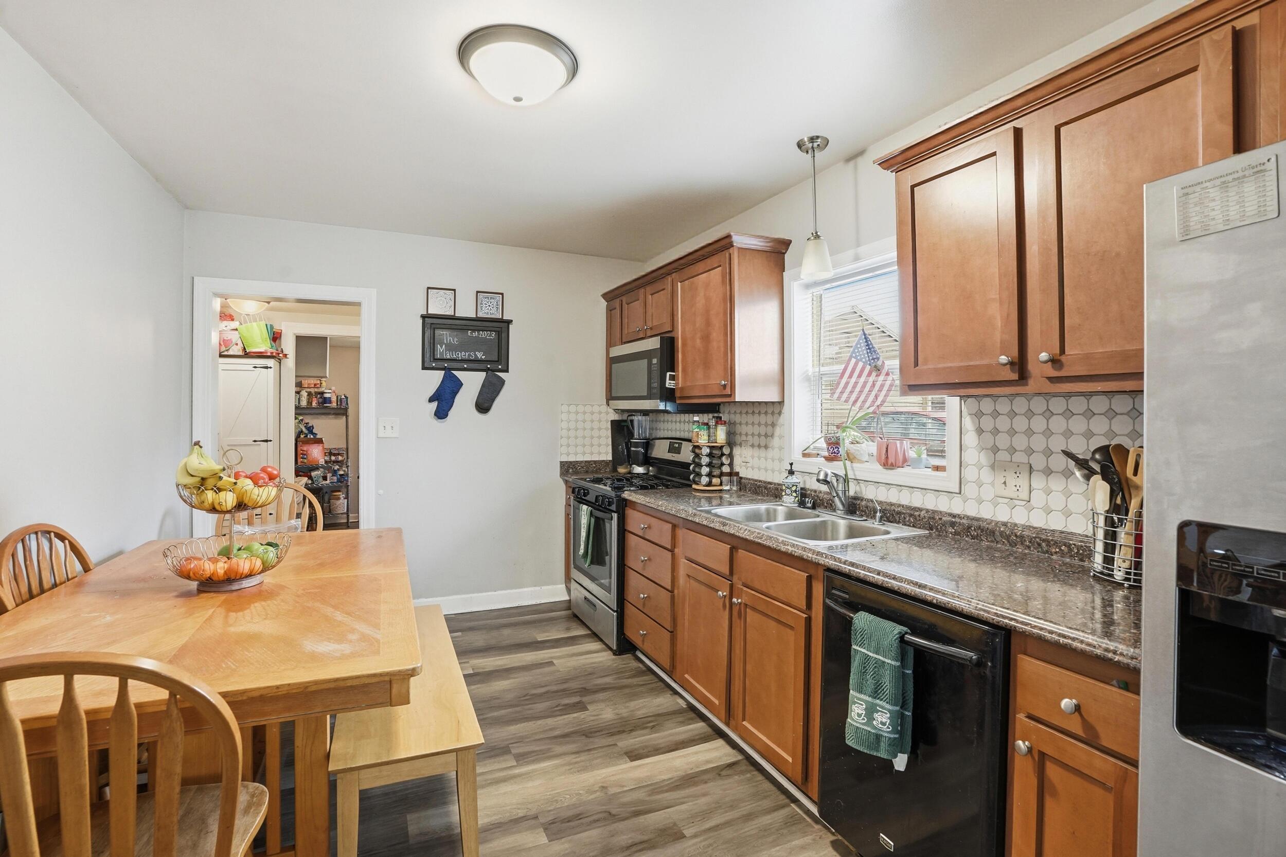 2623 Hart Road Highland, IN 46322 - Photo 10 of 12 2500x1666