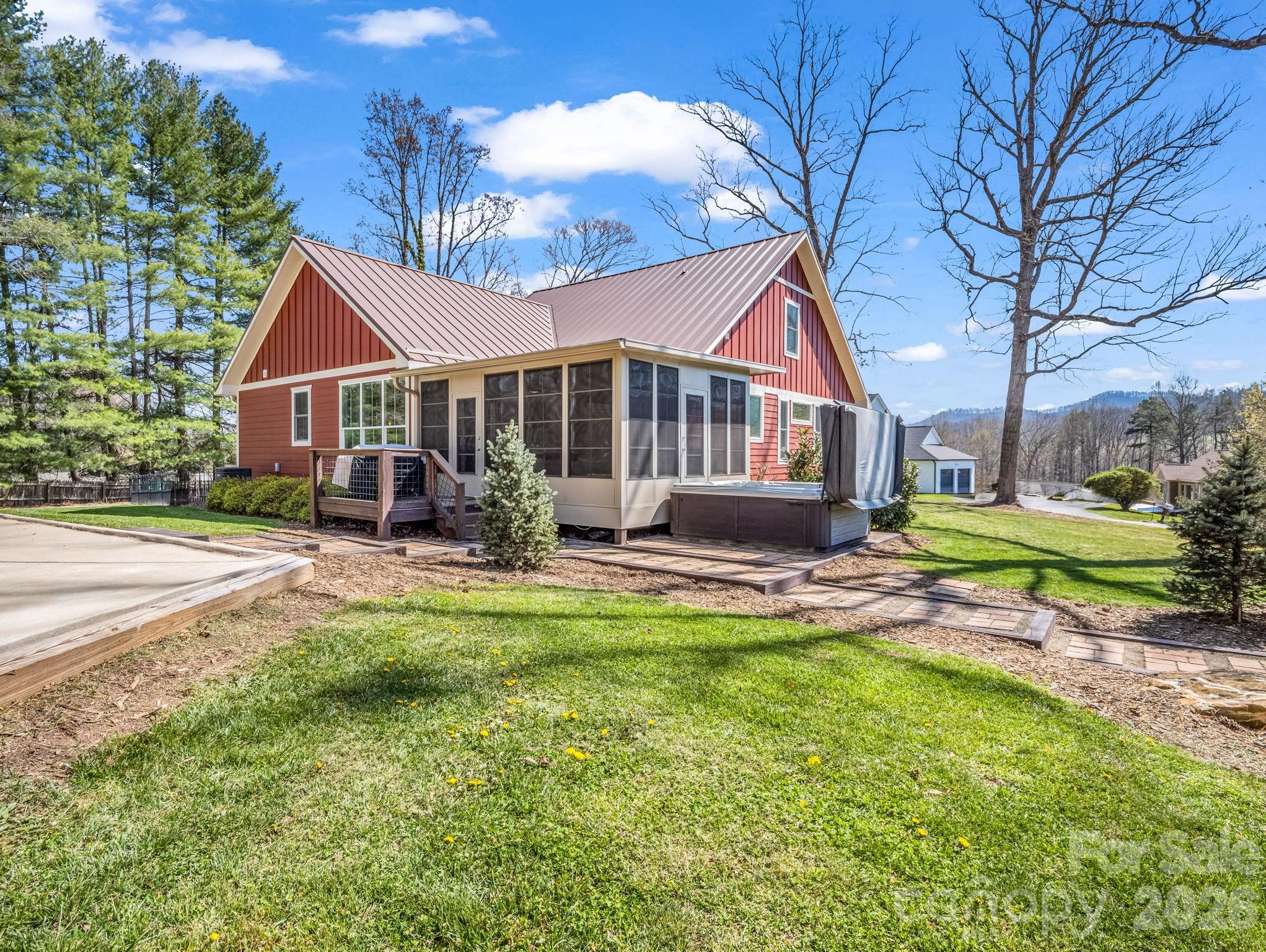 52 Old Spring Drive Candler, NC 28715 - Photo 9 of 48 Gallery Image 9