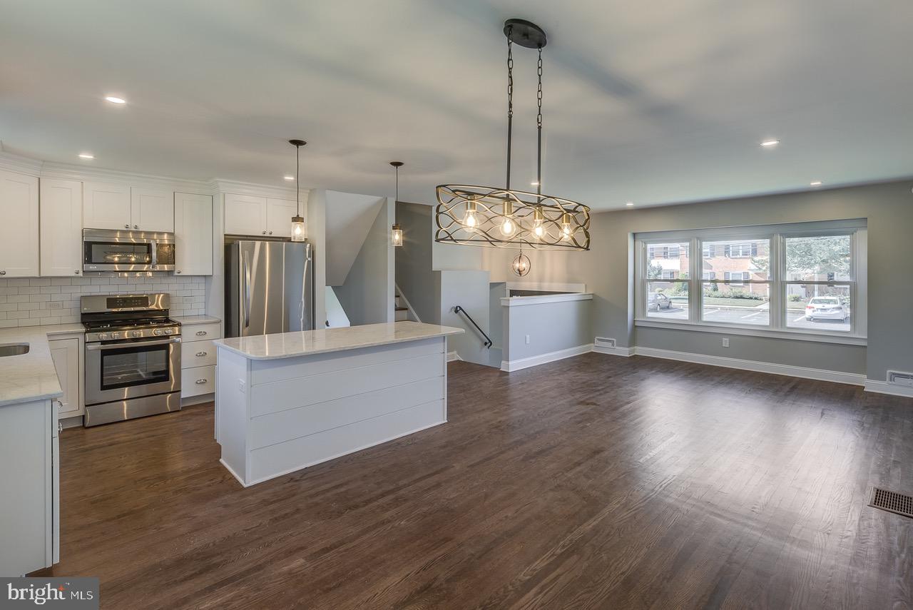 16 Sunnybrook Road Stratford, NJ 08084 - Photo 2 of 22