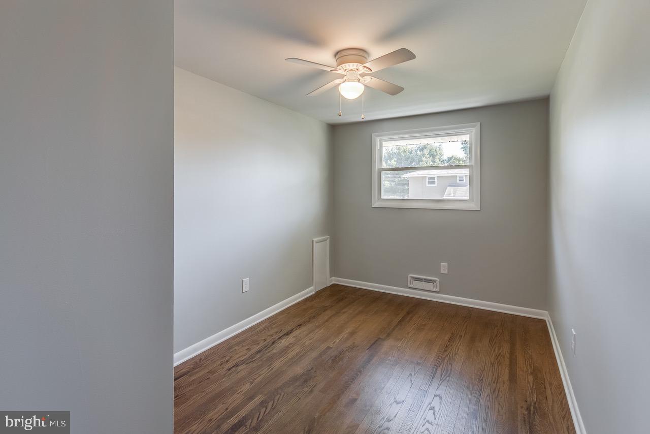 16 Sunnybrook Road Stratford, NJ 08084 - Photo 12 of 22