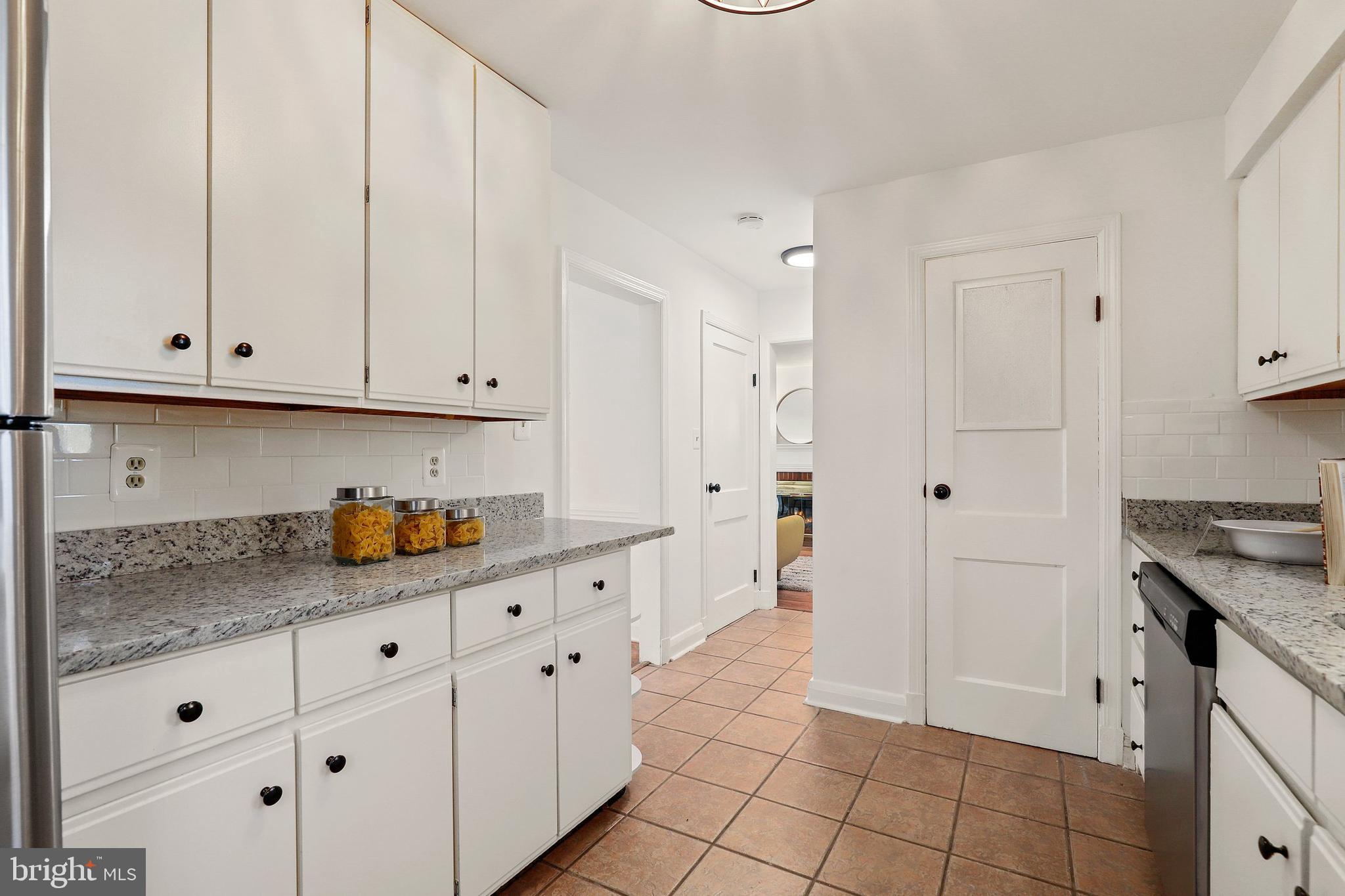 731 Howard Road Baltimore, MD 21208 - Photo 12 of 36