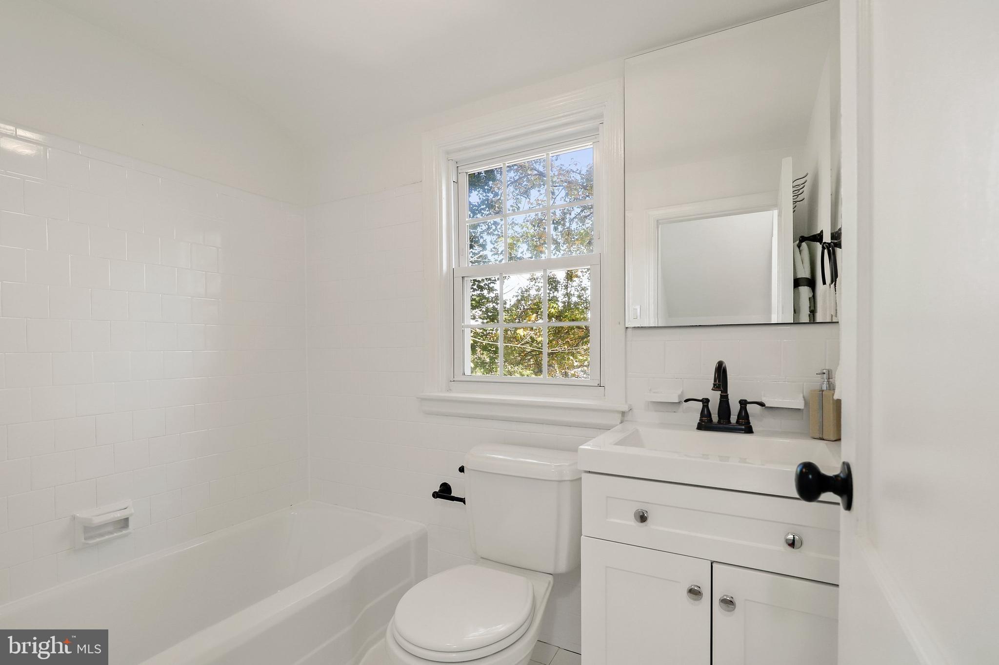731 Howard Road Baltimore, MD 21208 - Photo 19 of 36