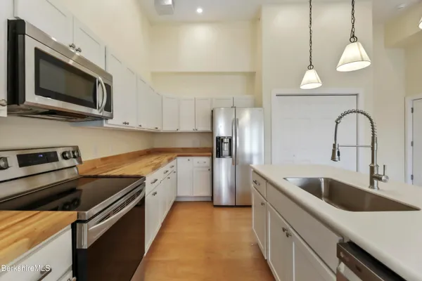 $1,950 | 49 Park Street, Unit 2, Adams, MA 01220