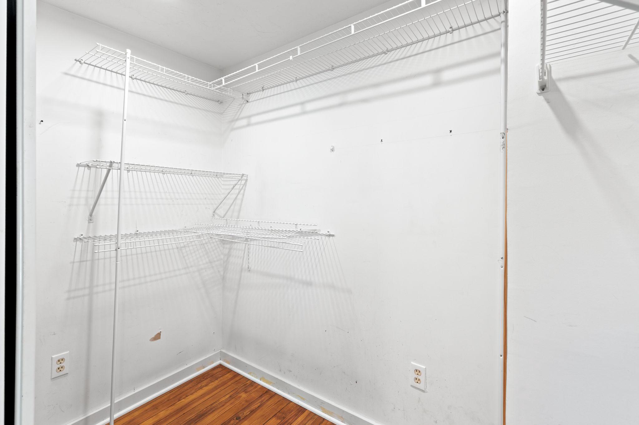 5002 Burkittsville Road Jefferson, MD 21755 - Photo 28 of 40 Spacious closet, Owner's bedroom