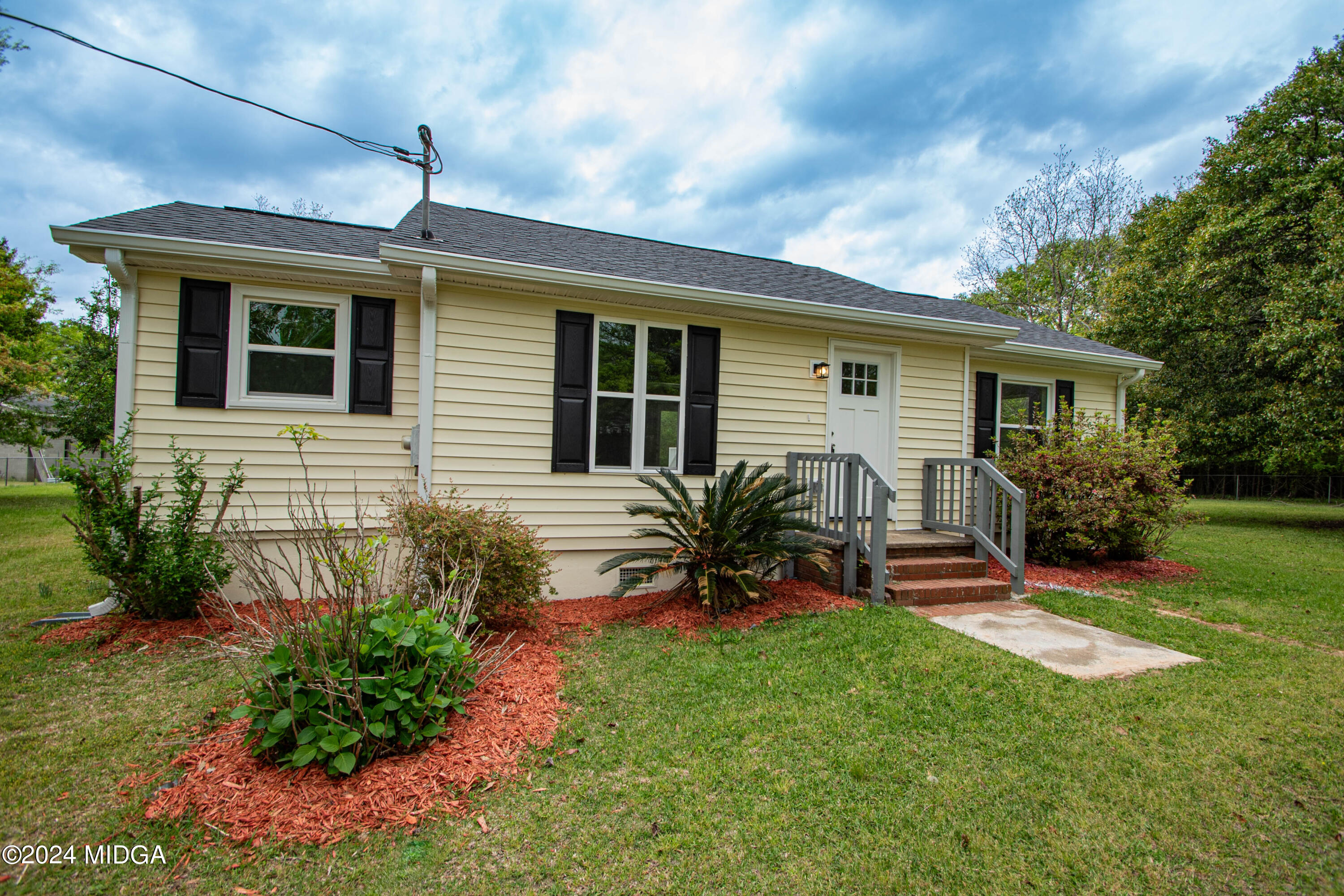 194 Kaolin Heights Road Dry Branch, GA 31020 - Photo 1 of 25 front