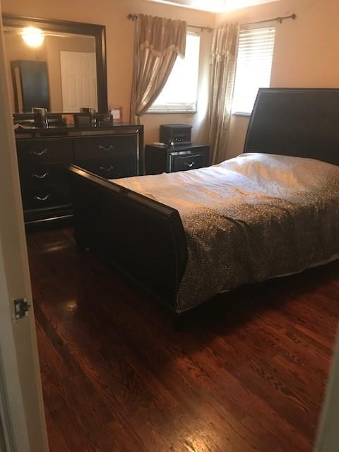 22 Seneca Road Pittsburgh, PA 15241 - Photo 14 of 24 Master bedroom with hardwood floors
