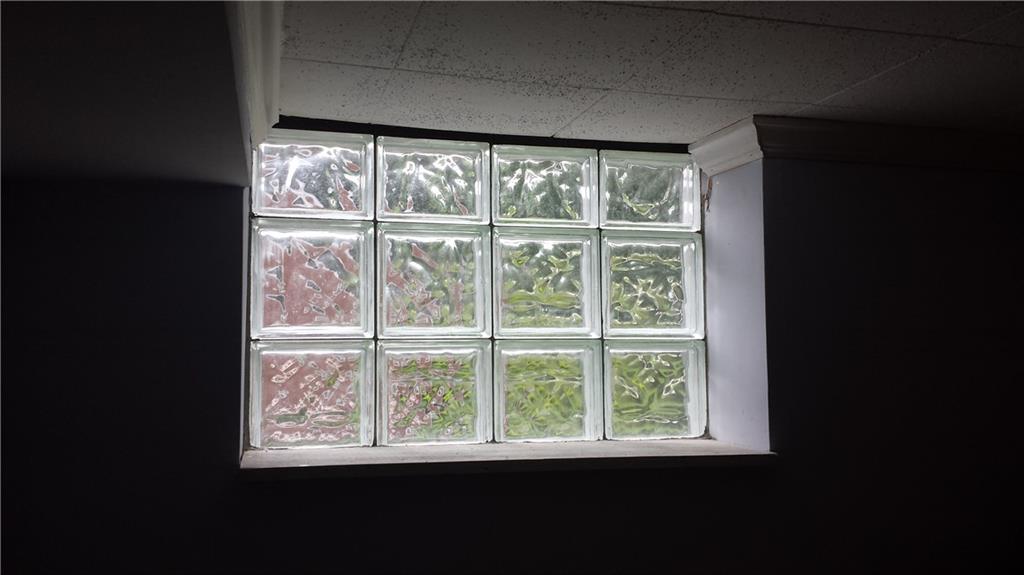 22 Seneca Road Pittsburgh, PA 15241 - Photo 20 of 24 Basement with glass block window.