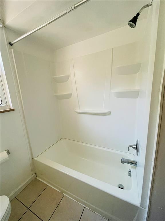 8149 Peebles Road Pittsburgh, PA 15237 - Photo 20 of 36 a bathroom with a bathtub