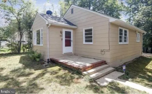 $2,500 | 8714 36th Avenue, College Park, MD 20740