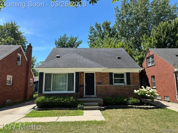 $224,900 | 20498 Country Club Drive, Harper Woods, MI 48225