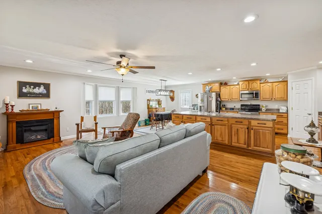 $454,900 | 237 Grant Highway, Gordonsville, TN 38563