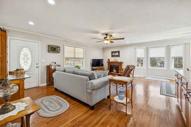 $454,900 | 237 Grant Highway, Gordonsville, TN 38563