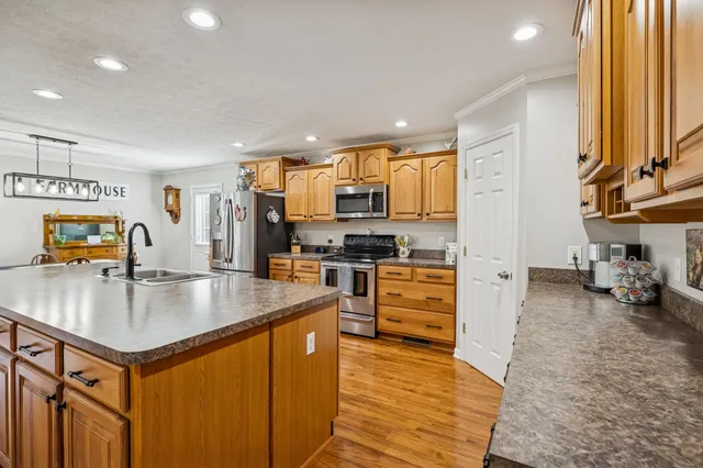 $454,900 | 237 Grant Highway, Gordonsville, TN 38563