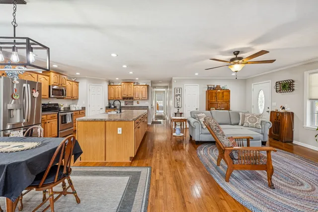 $454,900 | 237 Grant Highway, Gordonsville, TN 38563