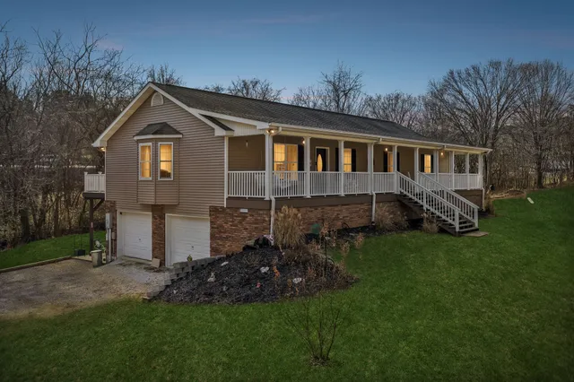 $454,900 | 237 Grant Highway, Gordonsville, TN 38563