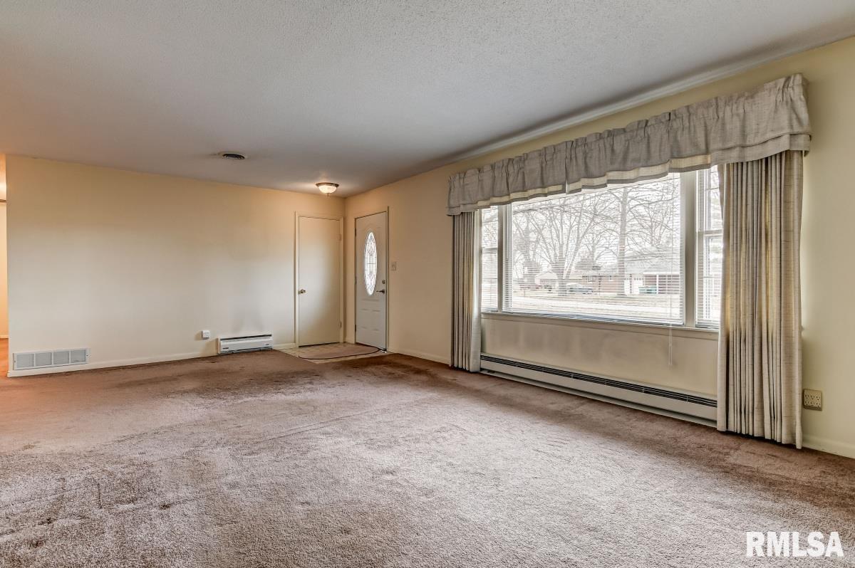 6 Lakewind Drive Springfield, IL 62703 - Photo 7 of 35 Gallery Image 7