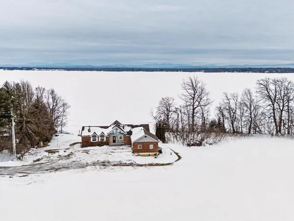 $679,000 | 802 Alburg Springs Road, Alburgh, VT 05440