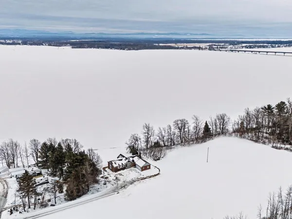 $679,000 | 802 Alburg Springs Road, Alburgh, VT 05440