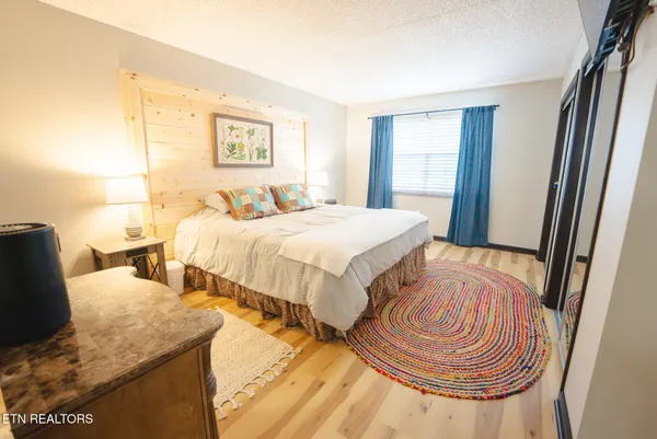 $279,900 | 260 Roaring Fork Road, Unit 217, Gatlinburg, TN 37738