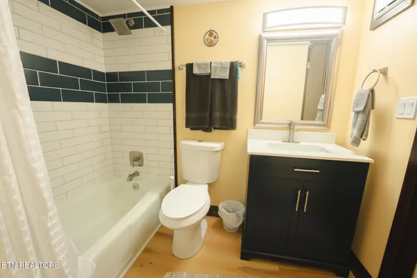 $279,900 | 260 Roaring Fork Road, Unit 217, Gatlinburg, TN 37738