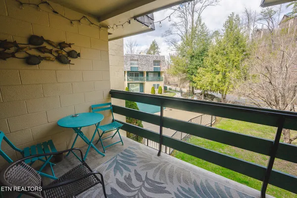 $279,900 | 260 Roaring Fork Road, Unit 217, Gatlinburg, TN 37738