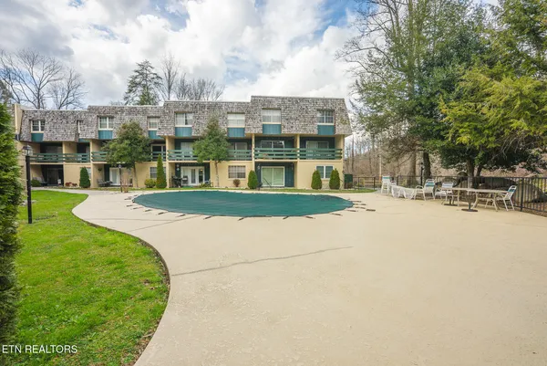 $279,900 | 260 Roaring Fork Road, Unit 217, Gatlinburg, TN 37738