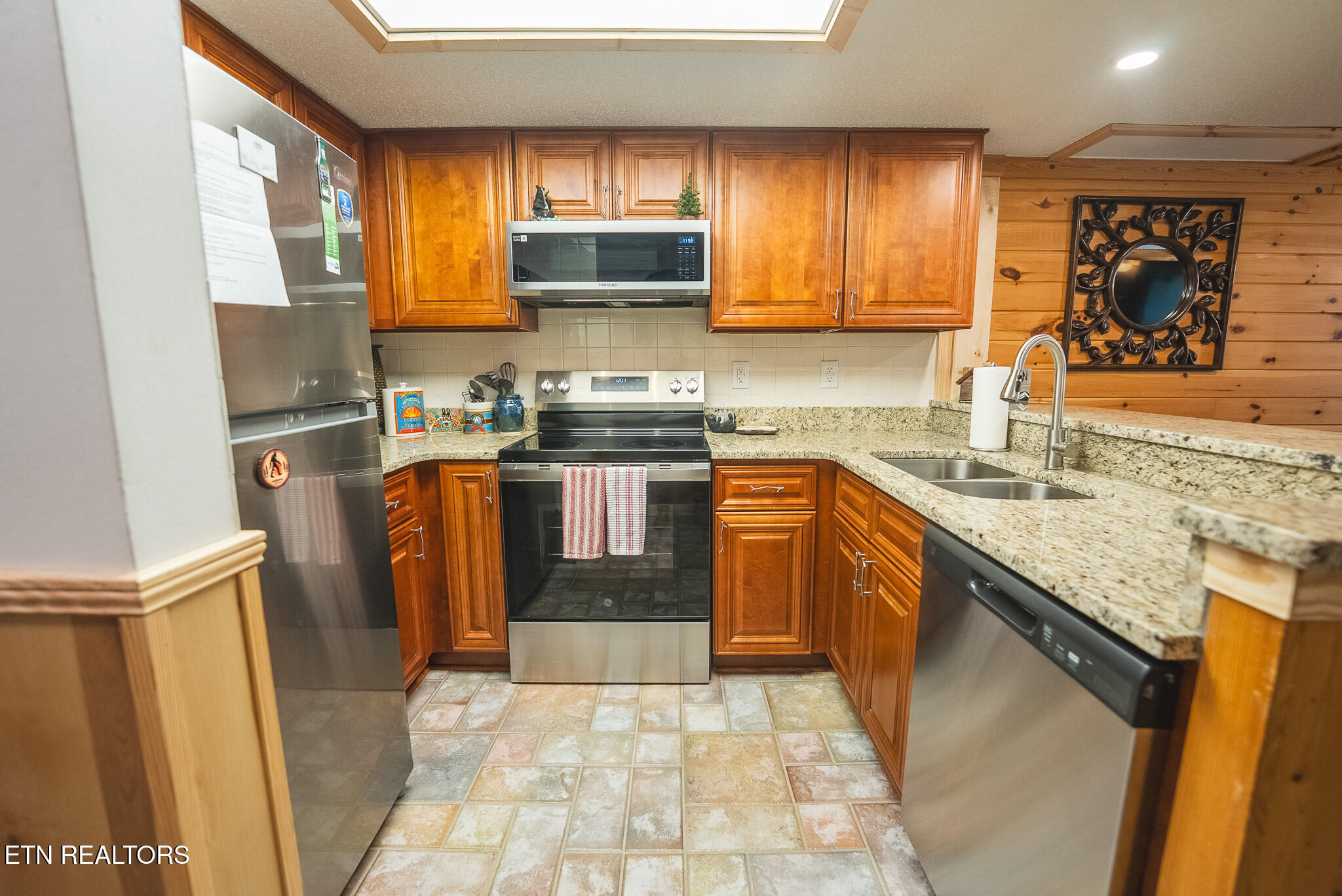 260 Roaring Fork Road, Unit 217 Gatlinburg, TN 37738 - Photo 4 of 51 DSC09956