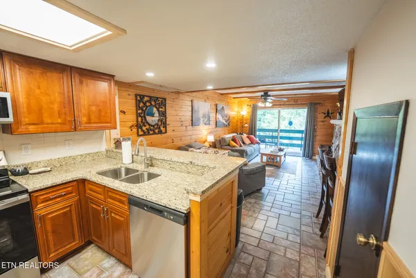 $279,900 | 260 Roaring Fork Road, Unit 217, Gatlinburg, TN 37738