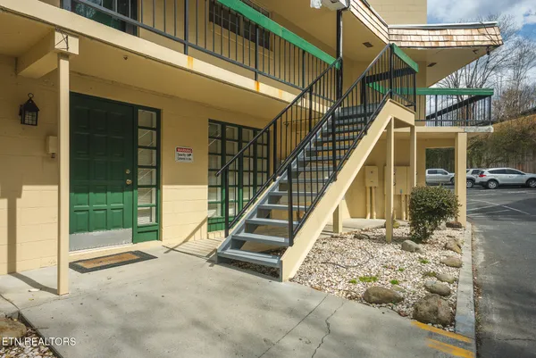 $279,900 | 260 Roaring Fork Road, Unit 217, Gatlinburg, TN 37738